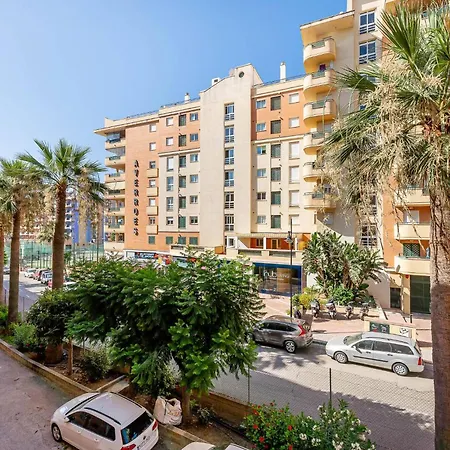 Spacious With Pool, 3 Min From The * 푸엔히롤라