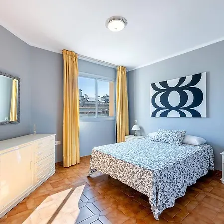 Spacious With Pool, 3 Min From The Apartamento Fuengirola