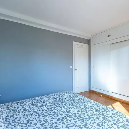 Spacious With Pool, 3 Min From The Apartamento