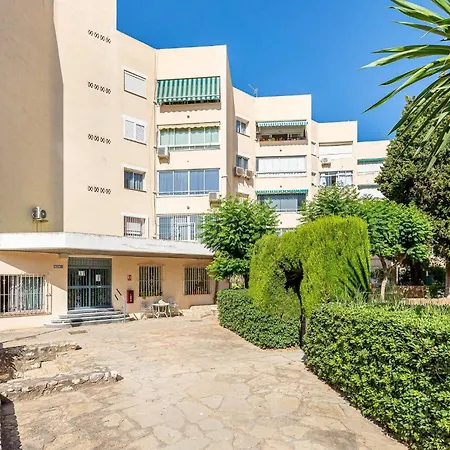 Spacious With Pool, 3 Min From The * Fuengirola