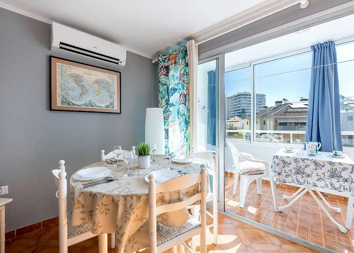 Spacious With Pool, 3 Min From The Apartment