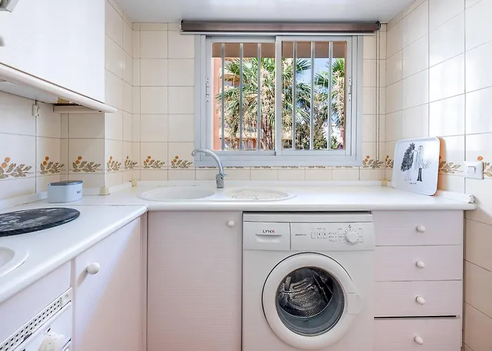 Spacious With Pool, 3 Min From The Fuengirola