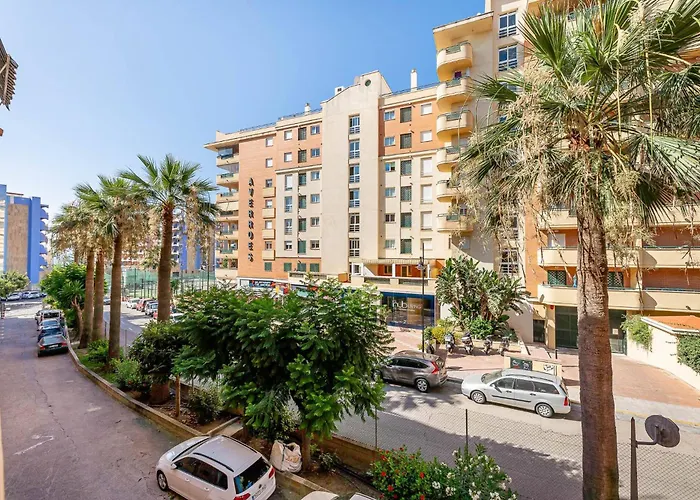 Spacious With Pool, 3 Min From The * Fuengirola