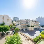 Апартаменти Spacious With Pool, 3 Min From The *