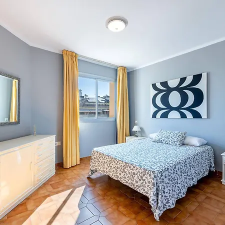 Spacious With Pool, 3 Min From The Апартаменти Фуенхірола